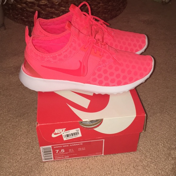 nike juvenate pink